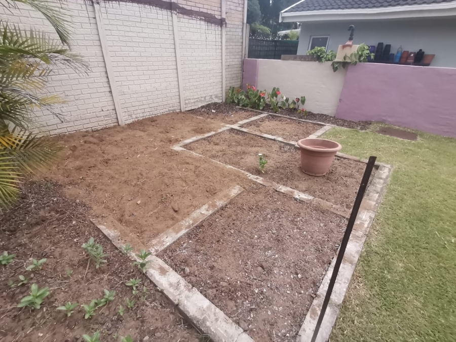 4 Bedroom Property for Sale in Bonza Bay Eastern Cape